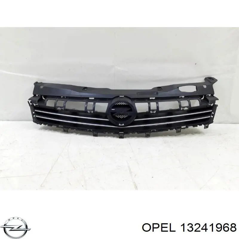 Решетка радиатора 1320359 General Motors
