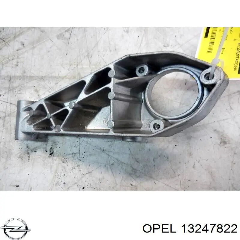 Передняя опора двигателя 13247822 Opel