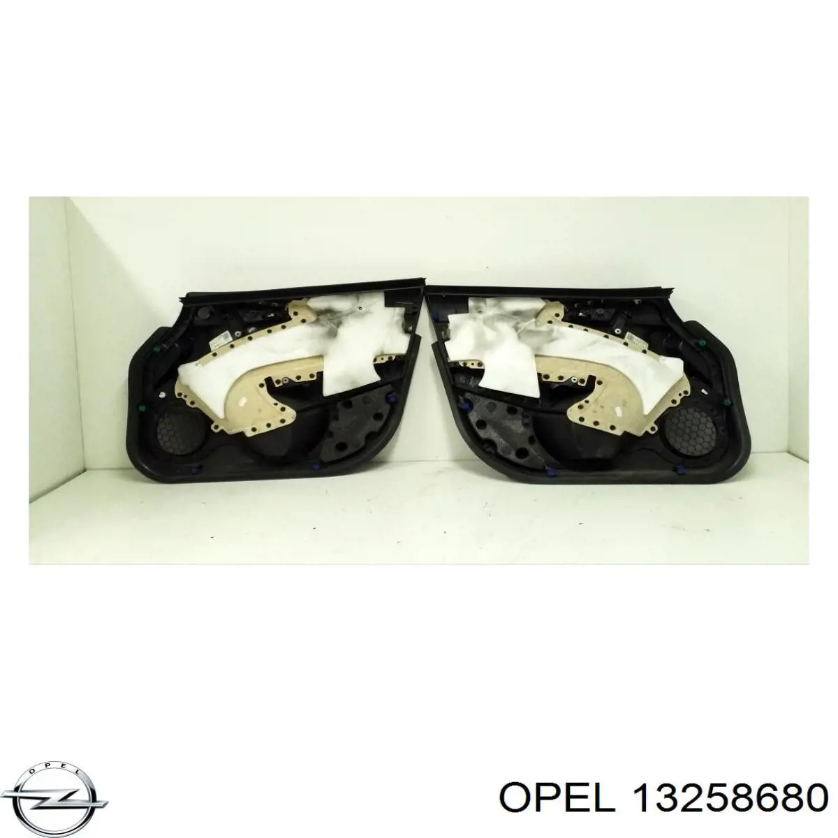13258680 Opel обшивка (облицовка внутренняя двери задней правой)