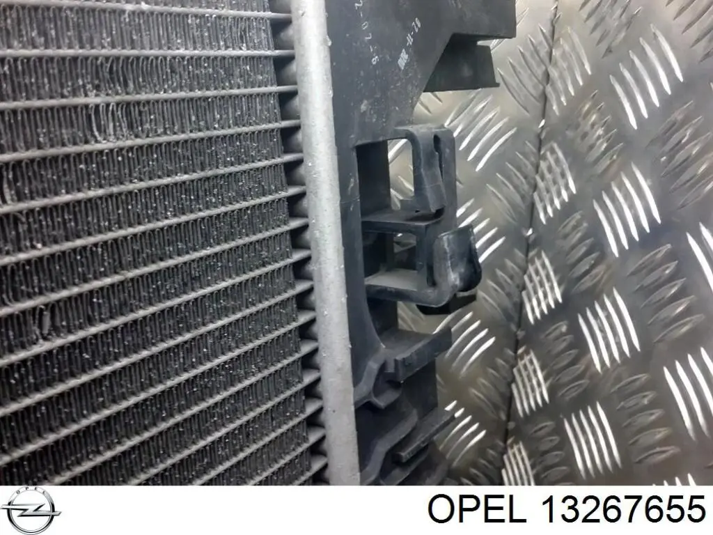 Радиатор охлаждения двигателя Opel 13267655 цена, от 111.38 USD