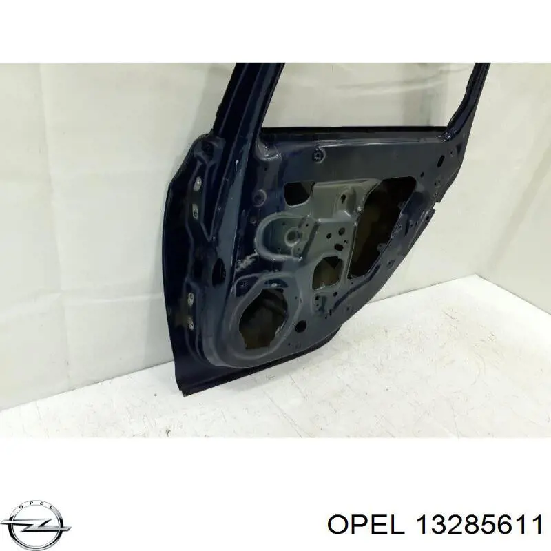 Задняя правая дверь Opel 124110