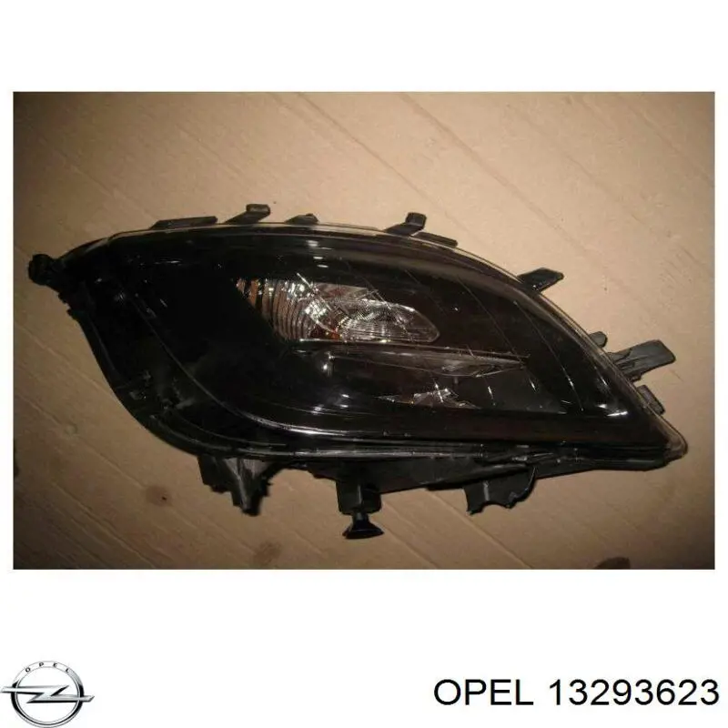 Фара противотуманная правая Opel 13293623