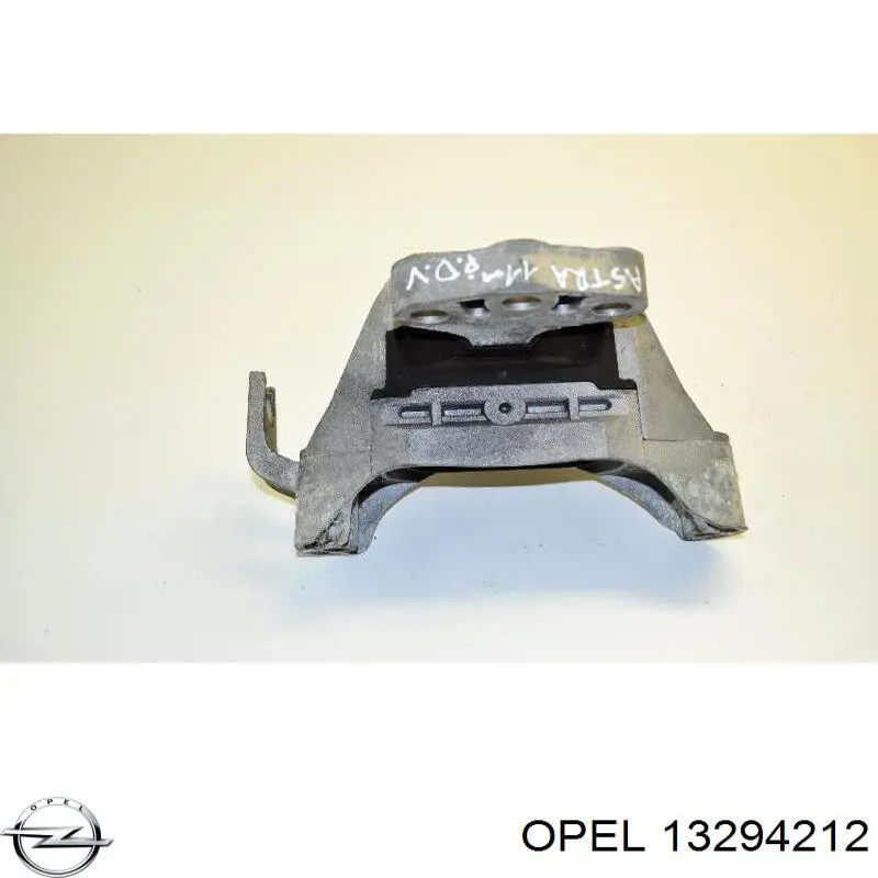 Правая подушка двигателя 13294212 Opel