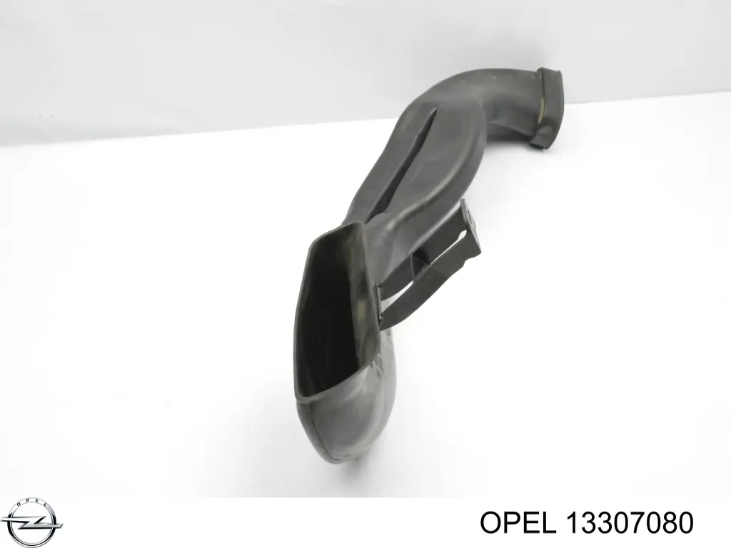 Впускной патрубок воздушного фильтра 13307080 Opel