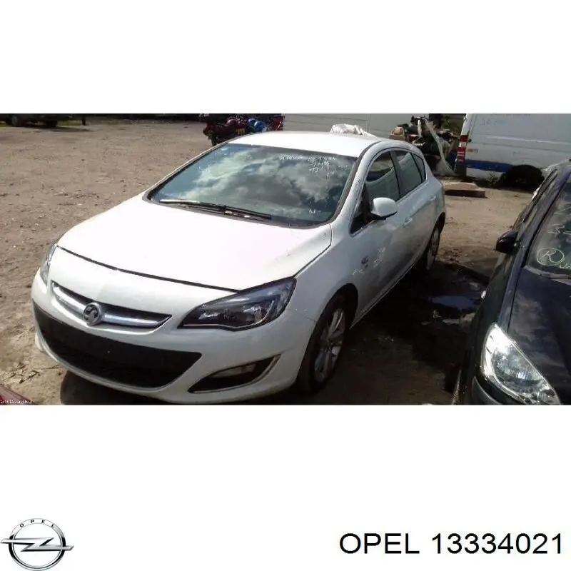 Сайлентблок переднего рычага 13334021 Opel