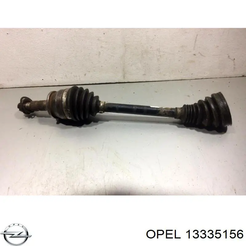 Правая полуось 13335156 General Motors