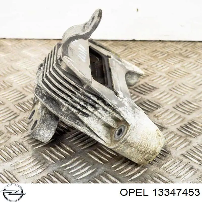 Правая подушка двигателя 13347453 Opel
