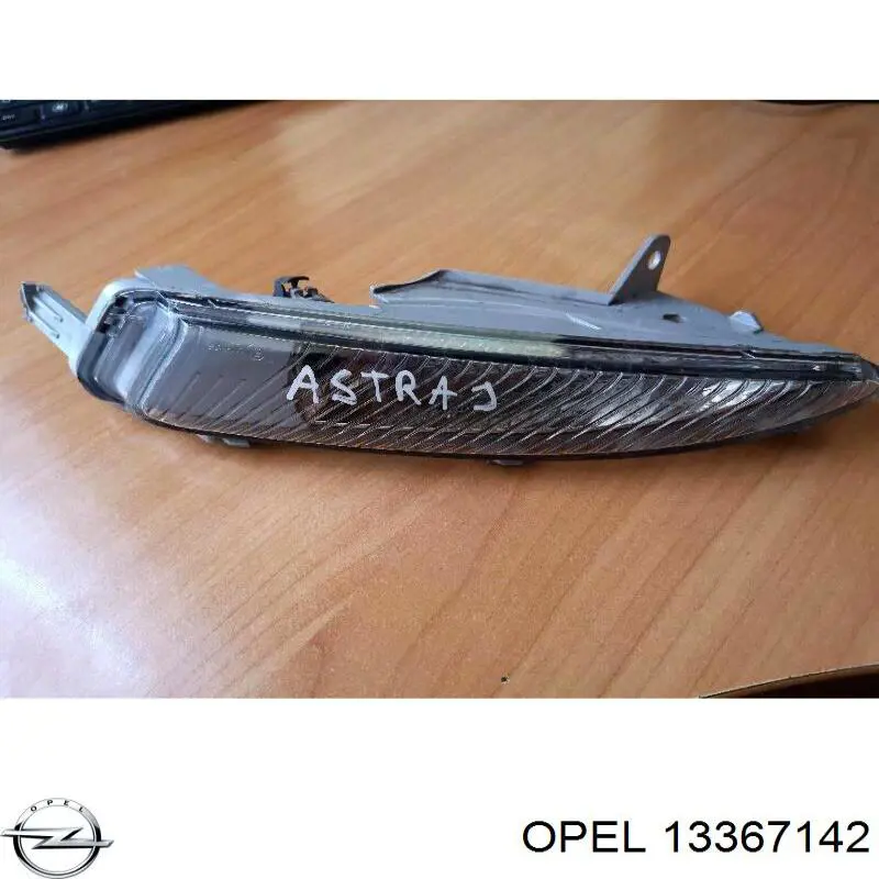Поворотник левый 13367142 General Motors