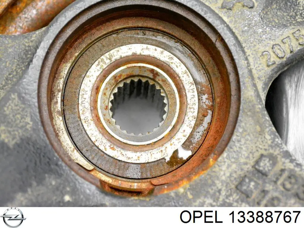 Купить 13388767 Opel Цапфа поворотная левая