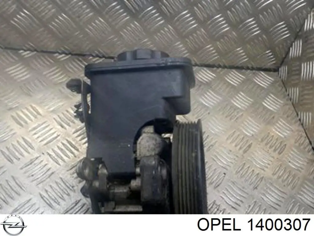 Купить 1400307 Opel Решетка бампера переднего левая