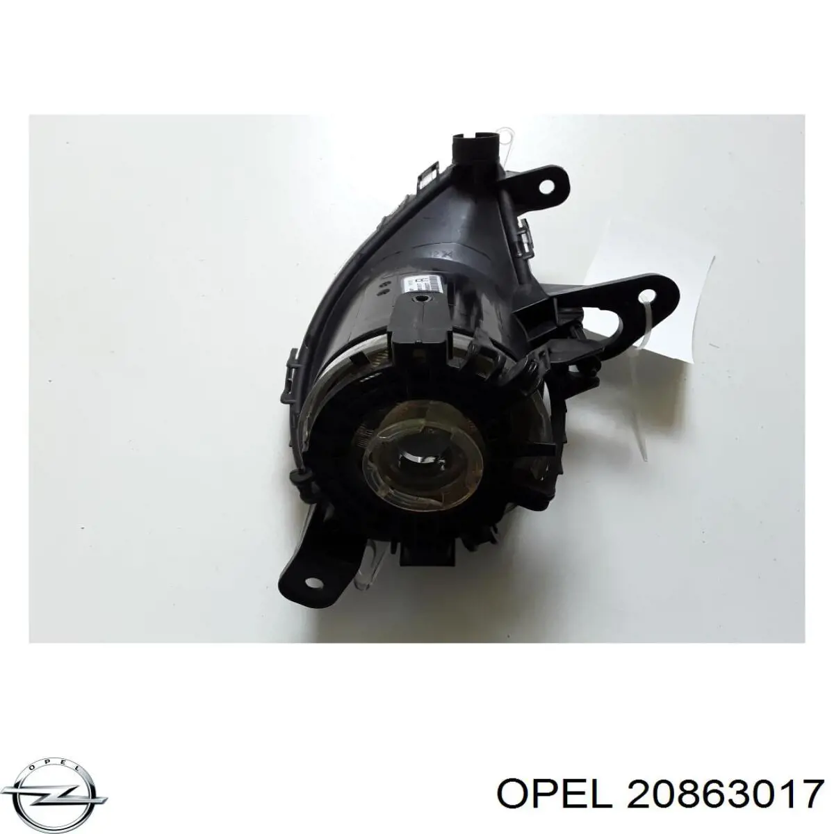 Фара противотуманная правая 20863017 General Motors