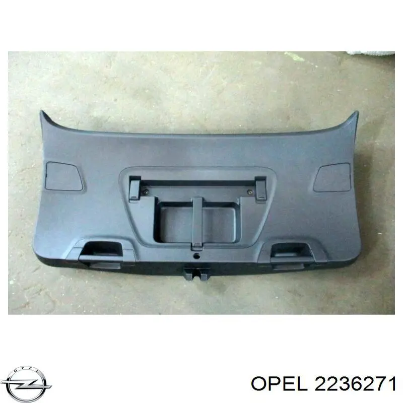 Обшивка (облицовка) крышки багажника (двери 3/5-й задней) на Opel Astra J Sports Tourer 