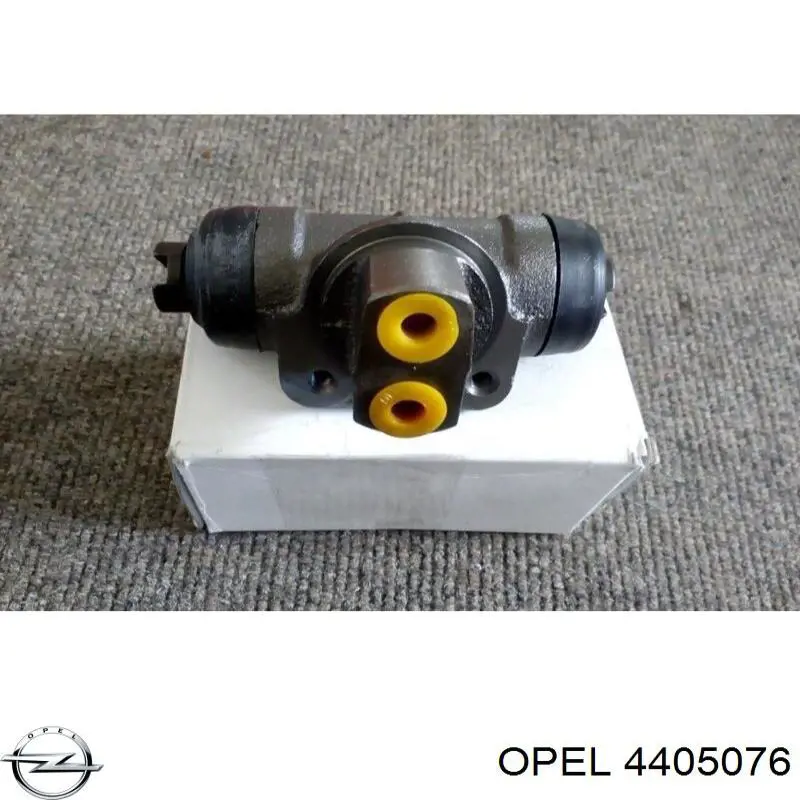 Замок водительской двери 4405076 Opel