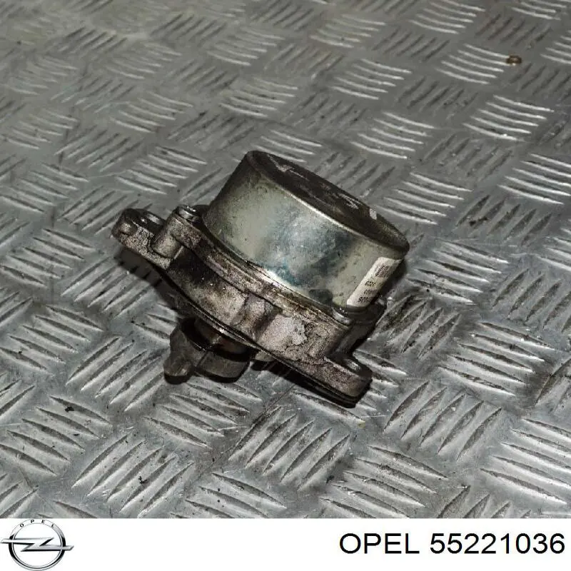 Вакуумный насос 55221036 Opel