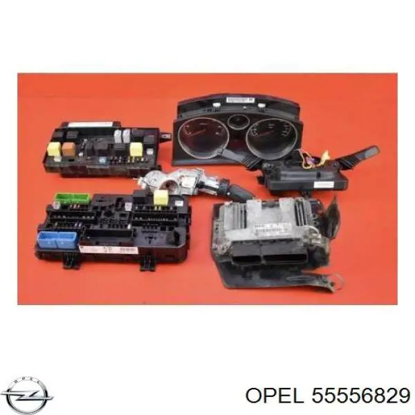 Блок управления двигателем 55556829 Opel