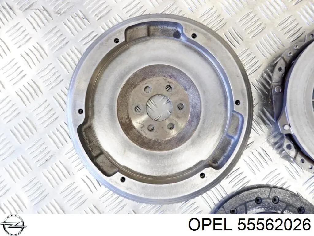 Корзина сцепления 55562026 Opel