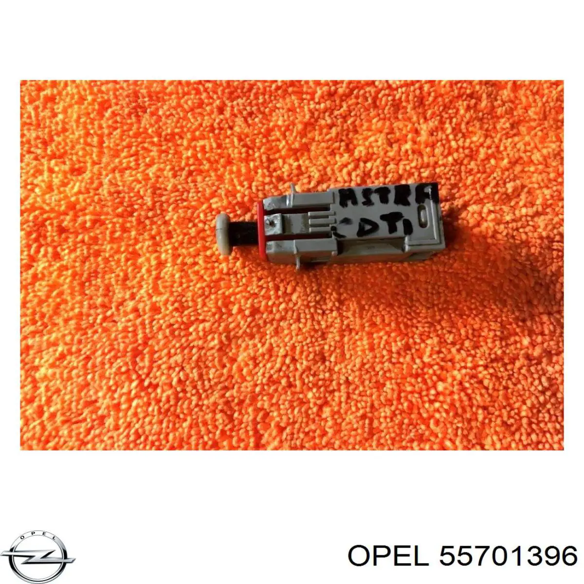 Датчик включения сцепления  Opel 55701396