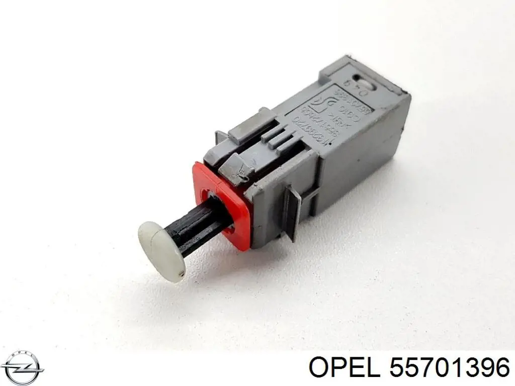 Датчик включения сцепления 55701396 Opel