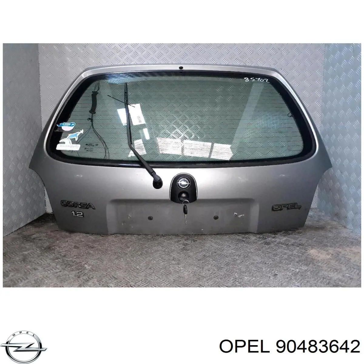 Крышка багажника на Opel Corsa B 