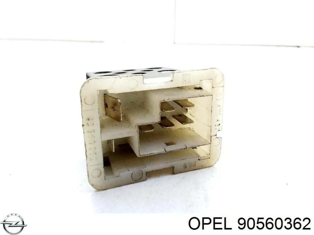Резистор печки 90560362 Opel