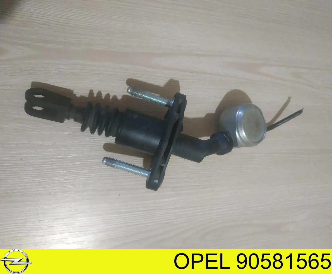 Главный цилиндр сцепления 90581565 Opel