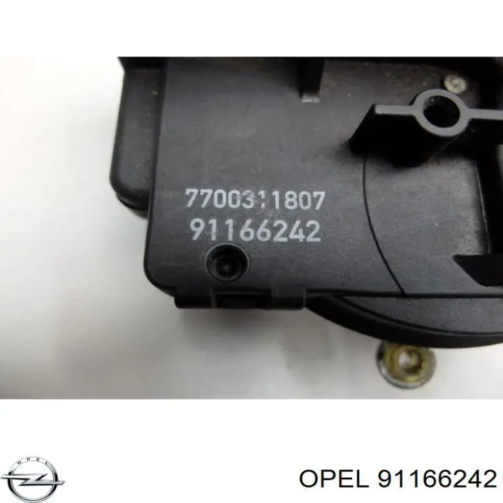 91166242 Renault (RVI) Замок двери водителя