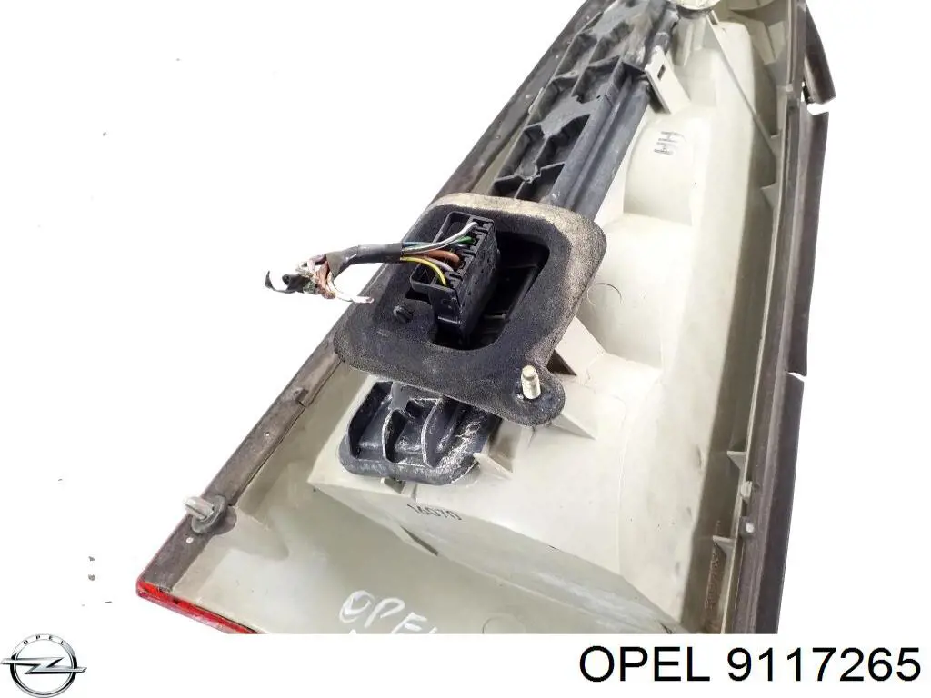 Купить 9117265 Opel Задняя правая фара