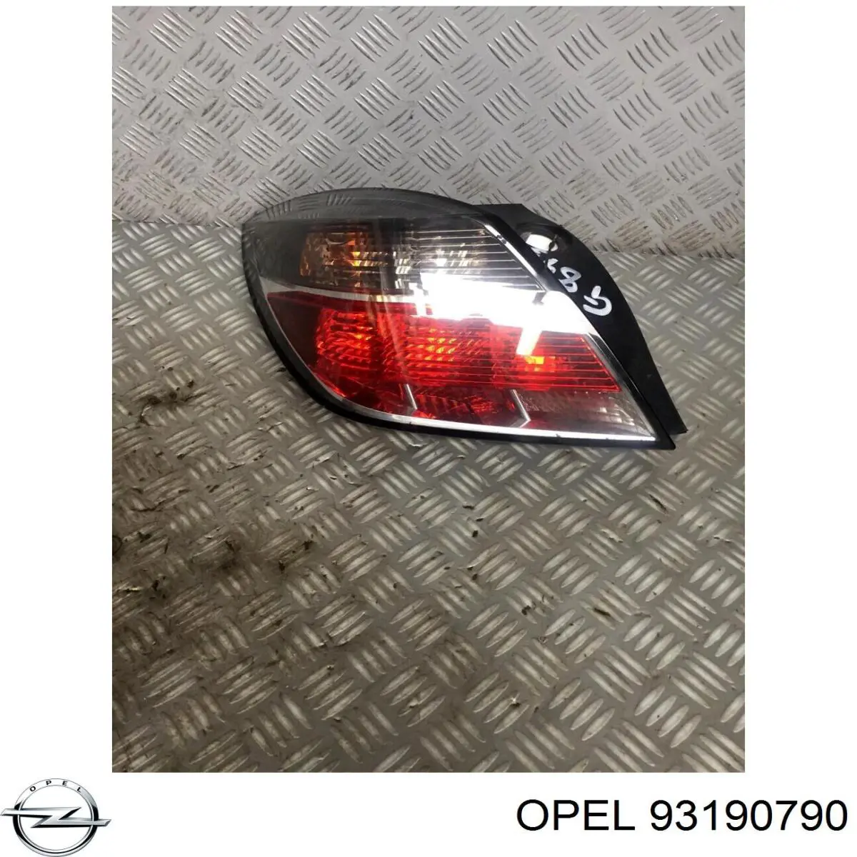 93190790 Opel фонарь задний левый