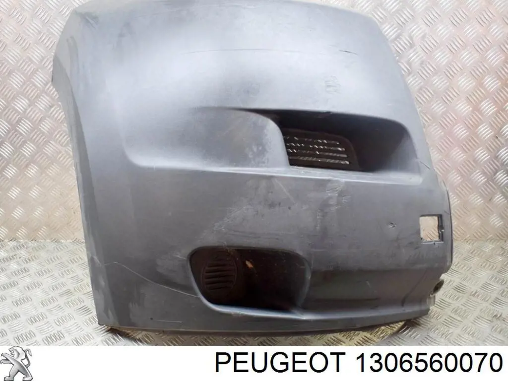 1306560070 Peugeot/Citroen pára-choque dianteiro, parte direita