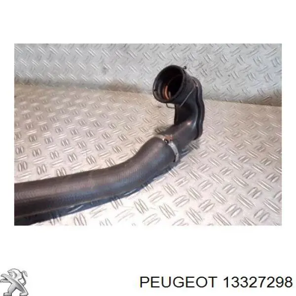 Шланг (патрубок) интеркуллера верхний правый Peugeot/Citroen 13327298