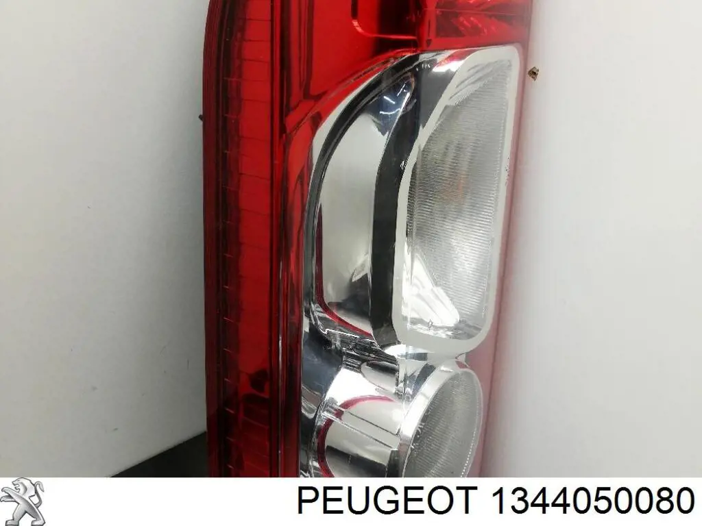 Фонарь задний левый 1344050080 Peugeot/Citroen