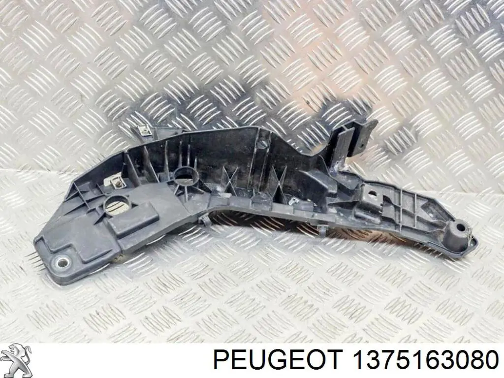 Кронштейн крепления бампера переднего левый Signeda PFT43032AL цена, от 18.05 USD