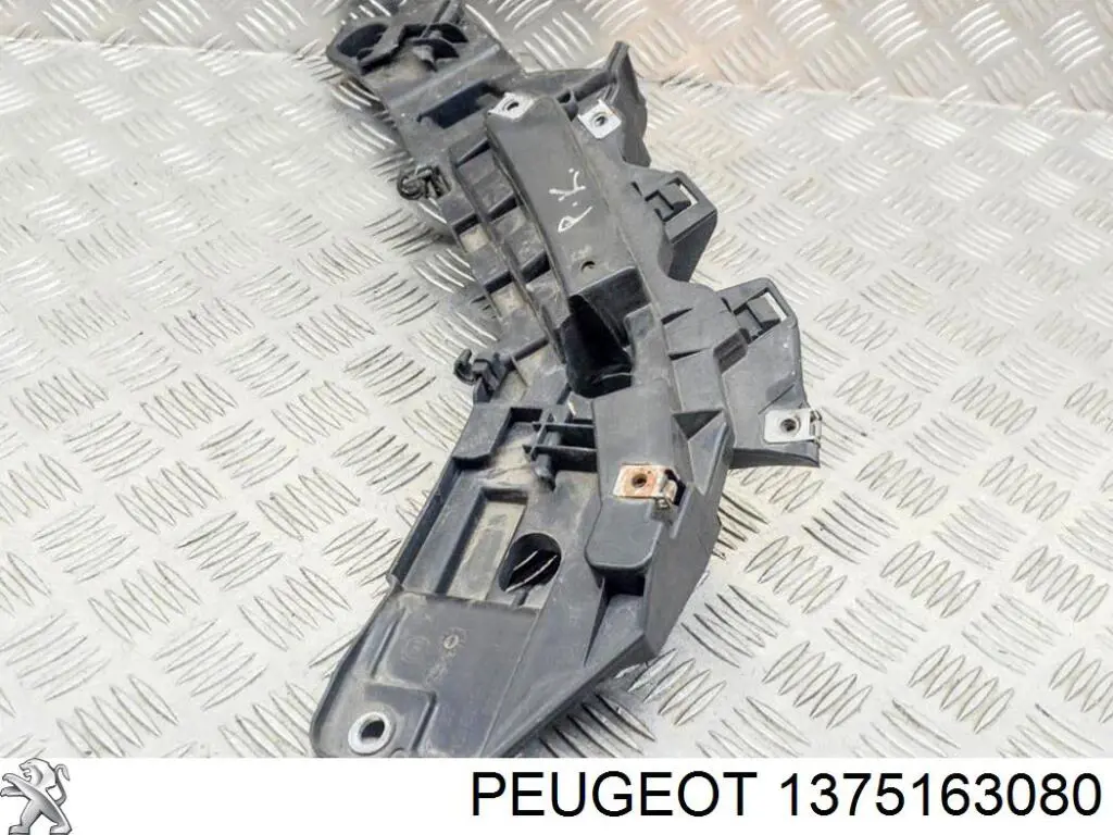 Кронштейн бампера переднего левый FP5428931 FPS