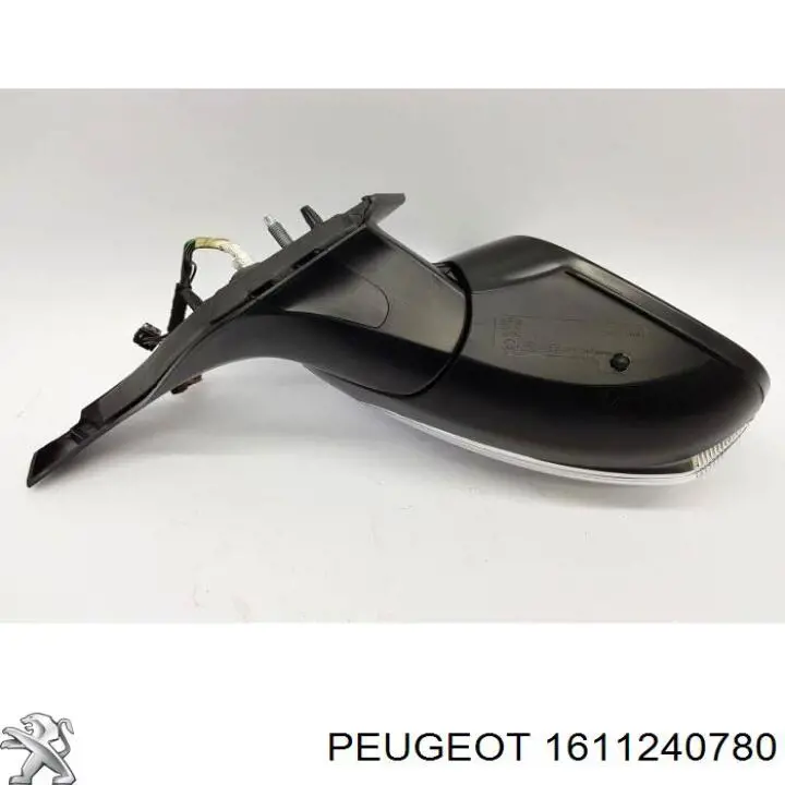  Правое зеркало Peugeot 208 1