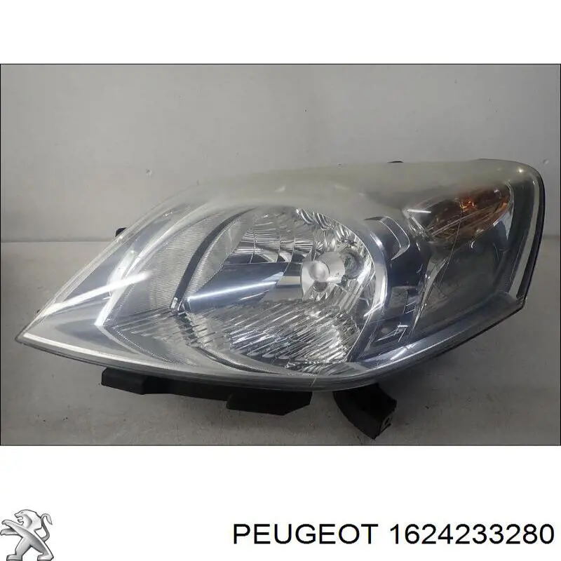 Фонарь задний левый 1624233280 Peugeot/Citroen