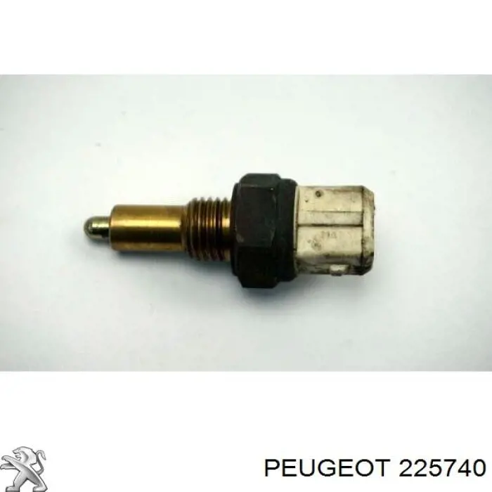 225740 Peugeot/Citroen датчик включения фонарей заднего хода