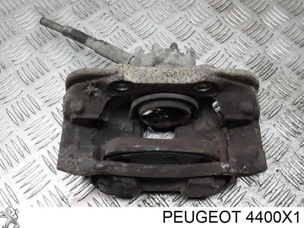 Купить 821371 Maxgear Суппорт тормозной передний левый