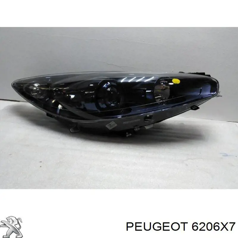 Правая фара 6206X7 Peugeot/Citroen