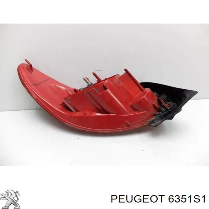 Задний фонарь 714025630803 Magneti Marelli