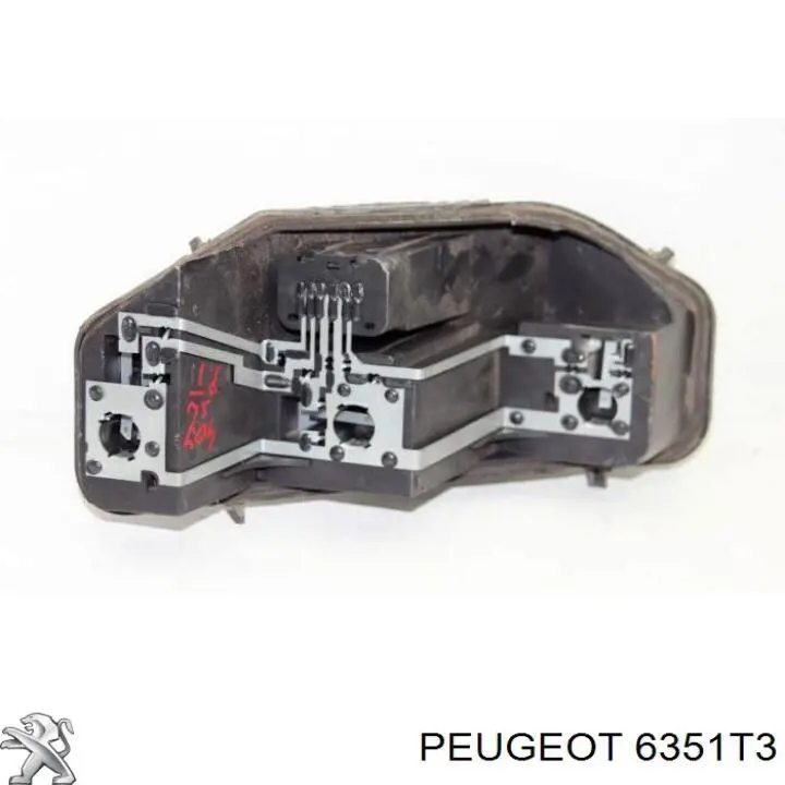 6351T3 Peugeot/Citroen фонарь задний правый внешний