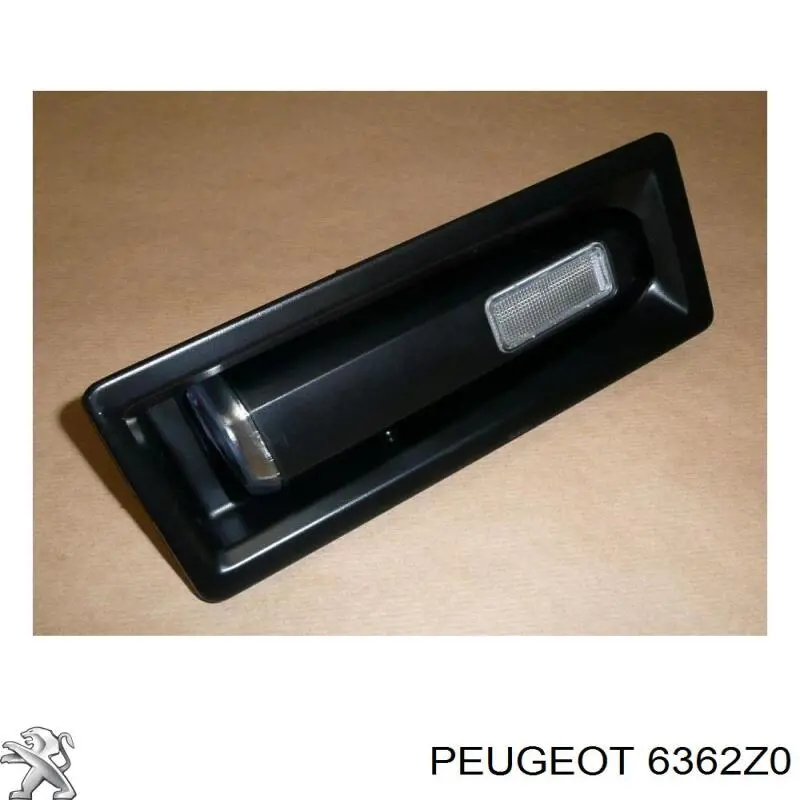 Лампа освещения багажника на Peugeot 3008 