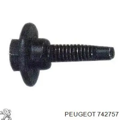 Болт крепления заднего бампера на Peugeot Boxer 244