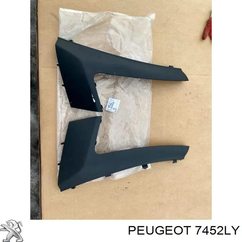 Ресничка (накладка) левой фары 4max 6502070557211P цена, от 33.69 USD