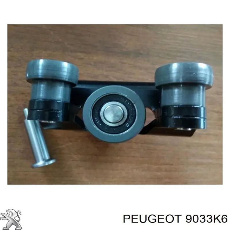 Ролик двери боковой (сдвижной) правый центральный 9033K6 Peugeot/Citroen