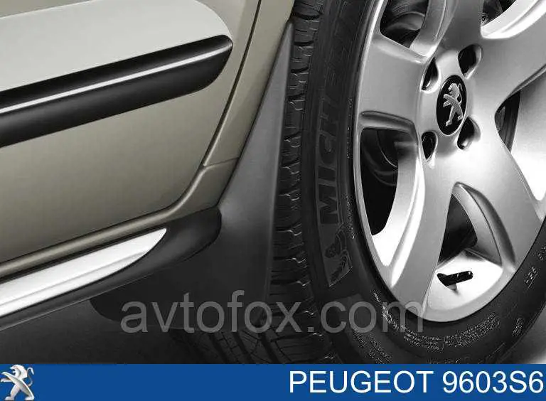 Брызговики передние, комплект на Peugeot 3008 