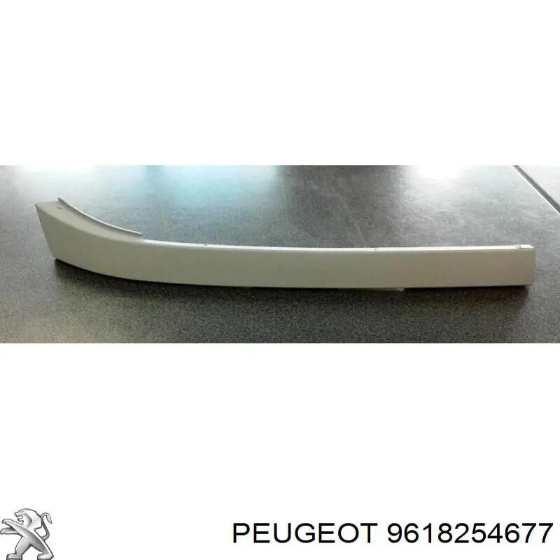 9618254677 Peugeot/Citroen ресничка (накладка левой фары)