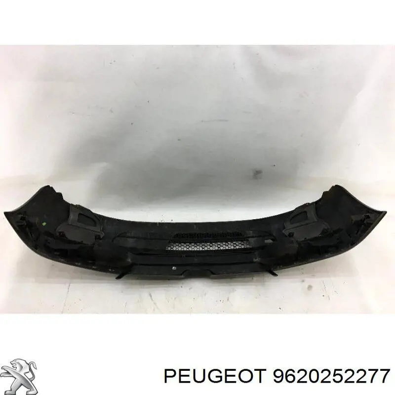 Бампер передний Peugeot/Citroen 9620252277