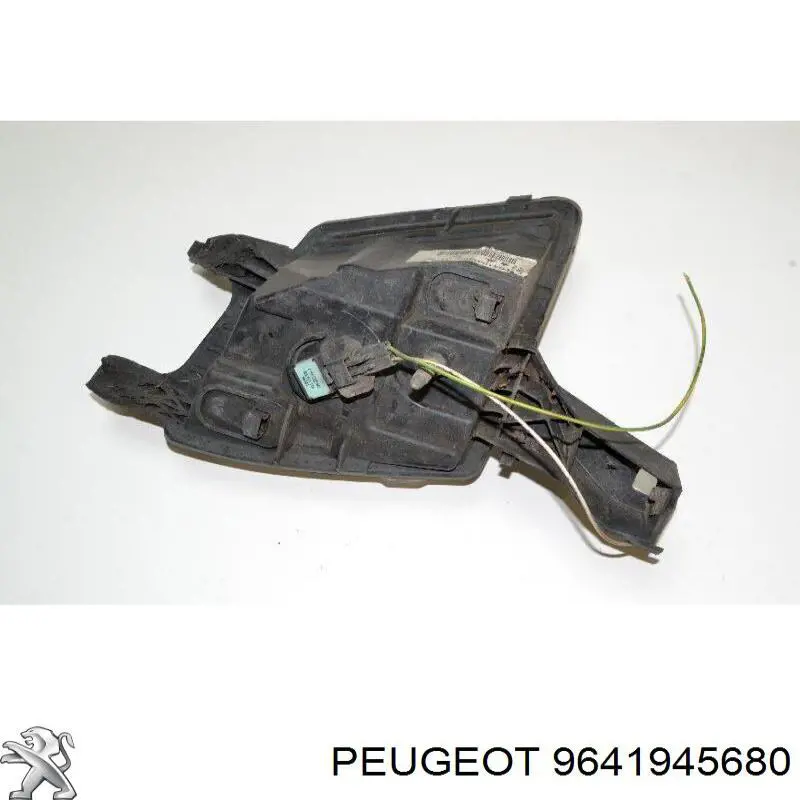 Фара противотуманная левая Peugeot/Citroen 9641945680