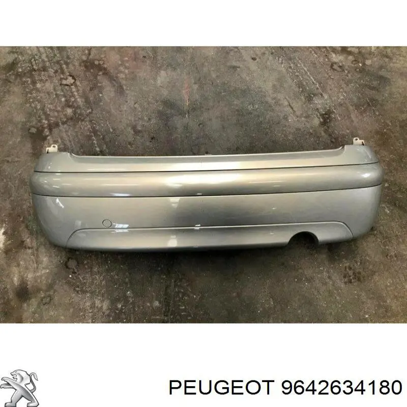 Задний бампер 9642634180 Peugeot/Citroen