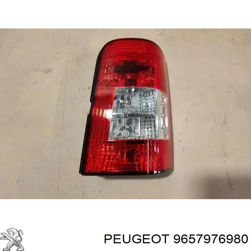 9657976980 Peugeot/Citroen фонарь задний правый